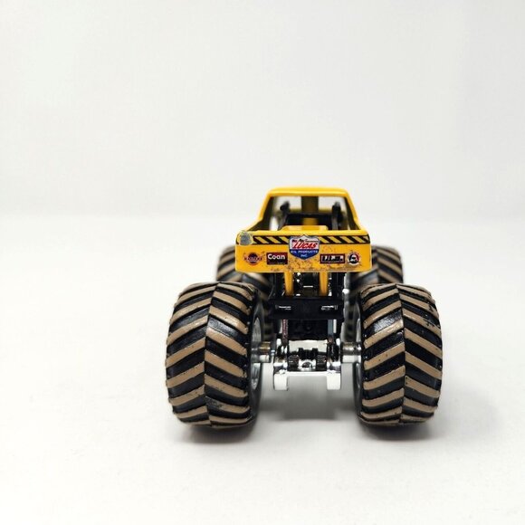 2014 Hot Wheels Monster Jam WRECKING CREW Monster Truck 1:64 Mud Treads (re16) - Picture 4 of 7